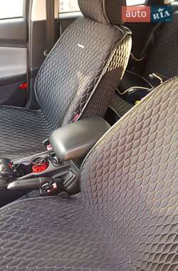 Хэтчбек Ford Focus 2012 в 