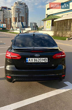 Седан Ford Focus 2015 в 