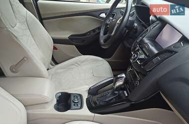 Хэтчбек Ford Focus 2013 в 