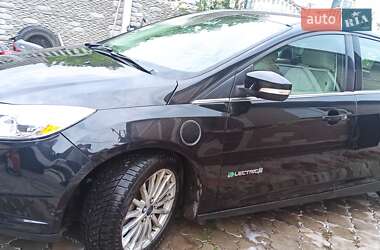Хэтчбек Ford Focus 2013 в 
