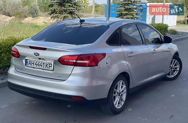 Седан Ford Focus 2015 в 