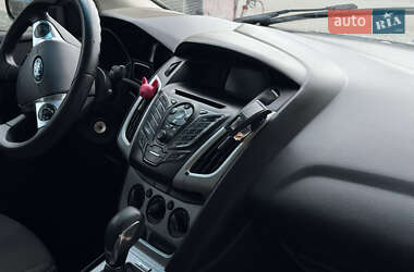 Седан Ford Focus 2014 в 