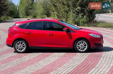 Хетчбек Ford Focus 2015 в 