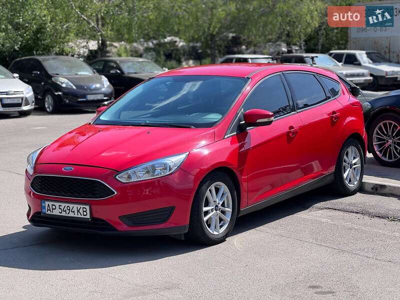 Хетчбек Ford Focus 2015 в 