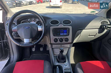 Хэтчбек Ford Focus 2009 в 