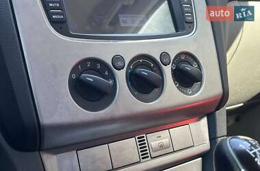 Хэтчбек Ford Focus 2009 в 