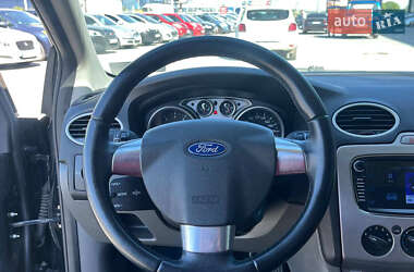 Хэтчбек Ford Focus 2009 в 