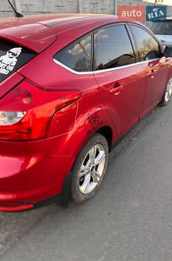 Хэтчбек Ford Focus 2013 в 