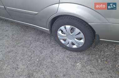Седан Ford Focus 2003 в 