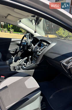 Хетчбек Ford Focus 2014 в 