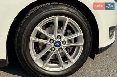 Хэтчбек Ford Focus 2016 в 
