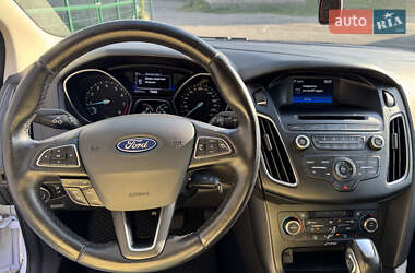 Хэтчбек Ford Focus 2016 в 