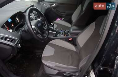 Хэтчбек Ford Focus 2013 в 