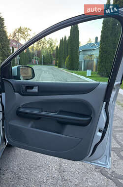 Хэтчбек Ford Focus 2009 в 