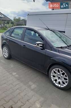 Хетчбек Ford Focus 2008 в Великих Мостах