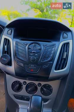 Седан Ford Focus 2012 в 