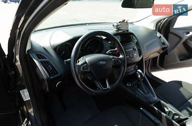 Хетчбек Ford Focus 2016 в 