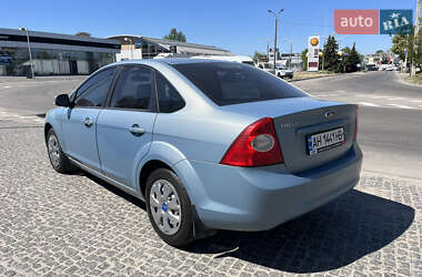 Седан Ford Focus 2010 в 