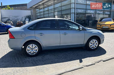 Седан Ford Focus 2010 в 