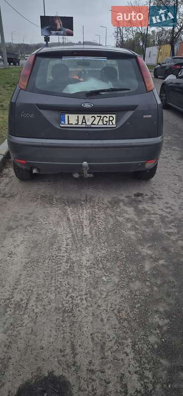 Хэтчбек Ford Focus 2002 в 