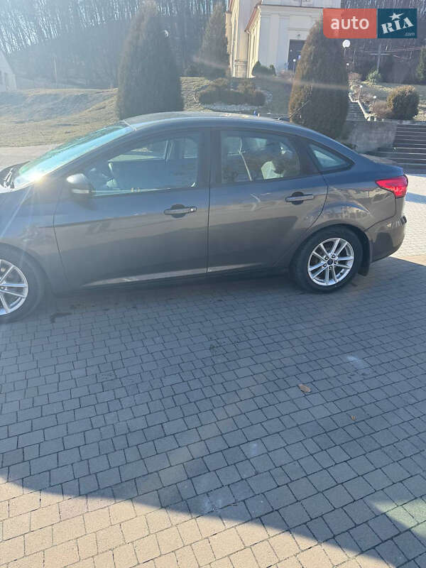 Седан Ford Focus 2015 в Львове