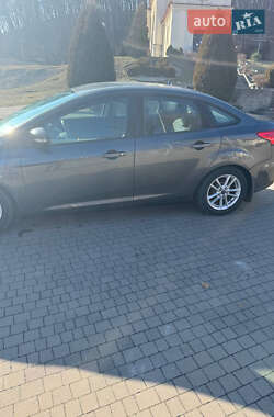 Седан Ford Focus 2015 в 