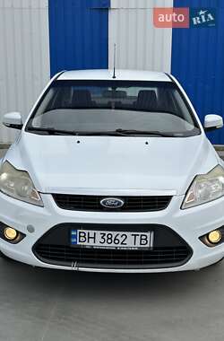 Седан Ford Focus 2010 в 