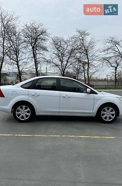 Седан Ford Focus 2010 в 
