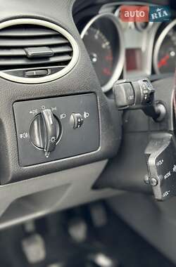 Седан Ford Focus 2010 в 