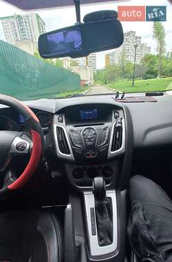 Седан Ford Focus 2014 в 