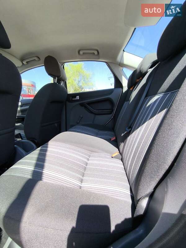 Седан Ford Focus 2008 в Днепре