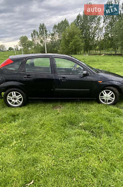 Хэтчбек Ford Focus 2001 в 