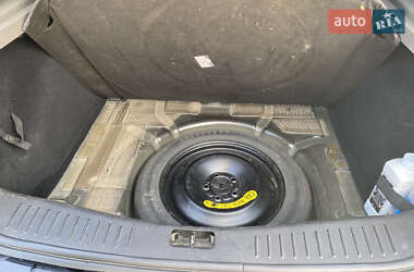 Хэтчбек Ford Focus 2011 в 