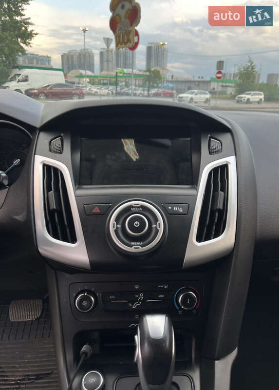 Хэтчбек Ford Focus 2015 в Киеве