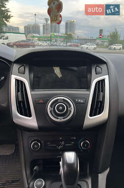 Хэтчбек Ford Focus 2015 в 