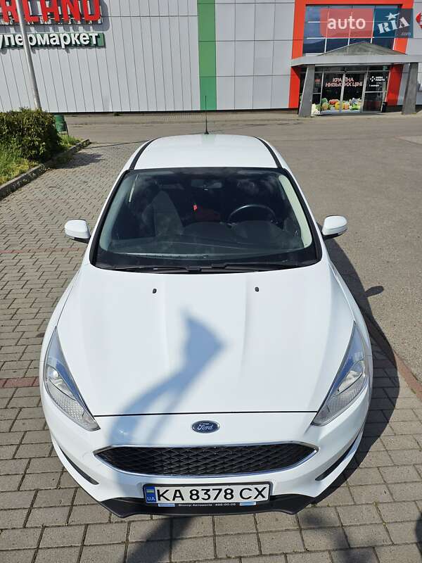 Хэтчбек Ford Focus 2015 в Тячеве