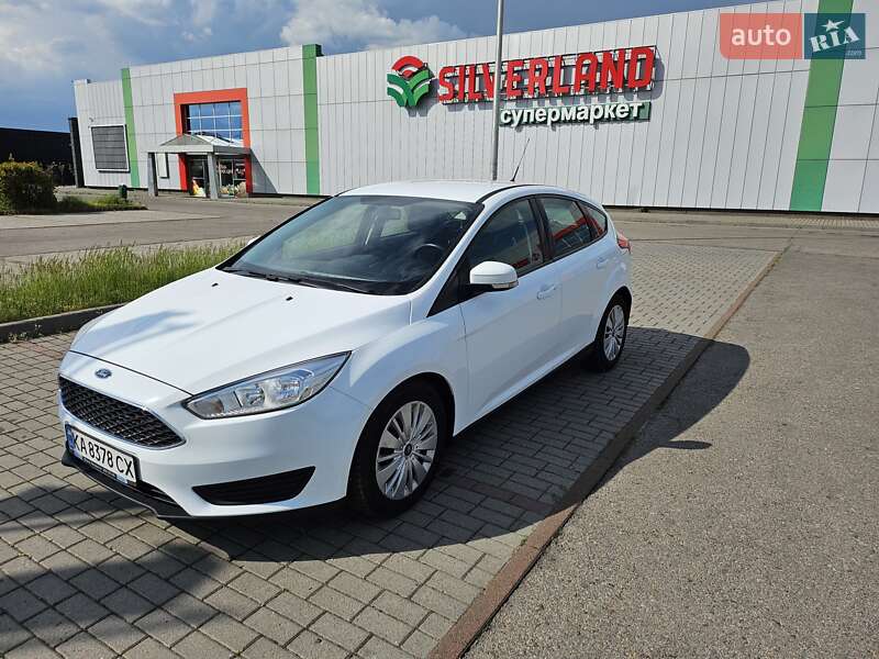 Хэтчбек Ford Focus 2015 в Тячеве