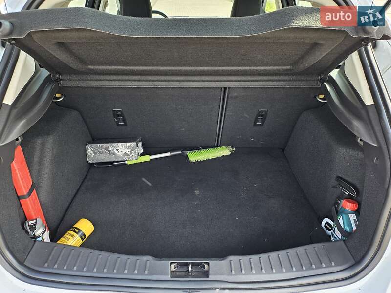 Хэтчбек Ford Focus 2015 в Тячеве