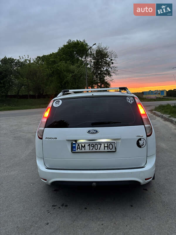 Универсал Ford Focus 2010 в Чуднове