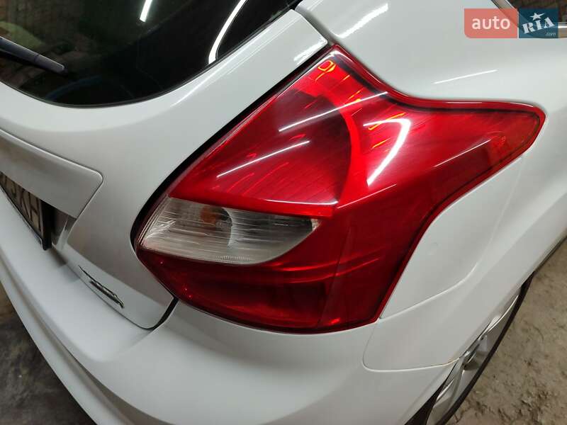 Хетчбек Ford Focus 2013 в Синельниковому