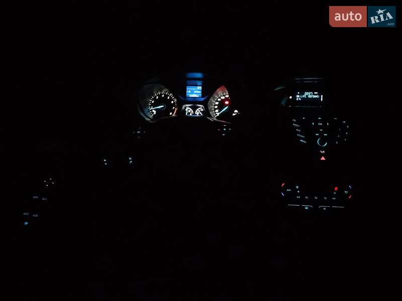 Хетчбек Ford Focus 2013 в Синельниковому