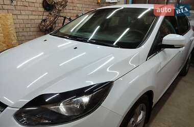 Хетчбек Ford Focus 2013 в 