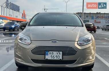 Хэтчбек Ford Focus 2015 в 