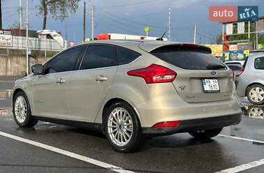 Хэтчбек Ford Focus 2015 в 