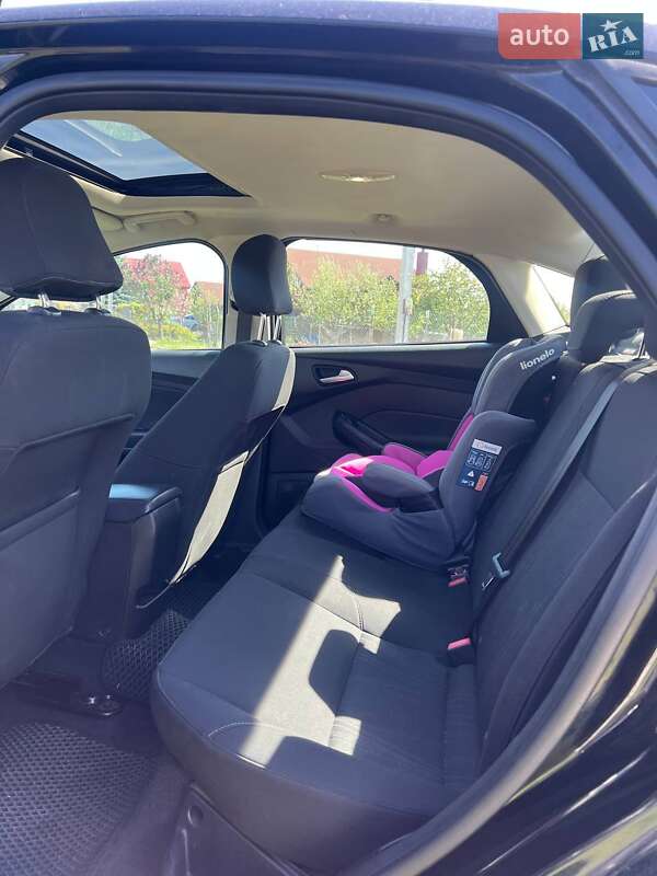 Седан Ford Focus 2015 в Обухове