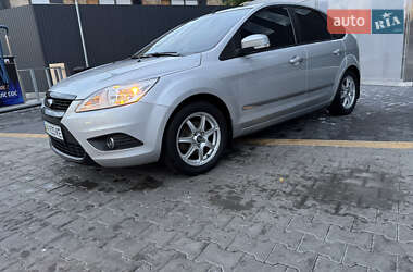 Хэтчбек Ford Focus 2010 в 