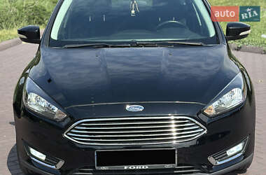 Хетчбек Ford Focus 2015 в 