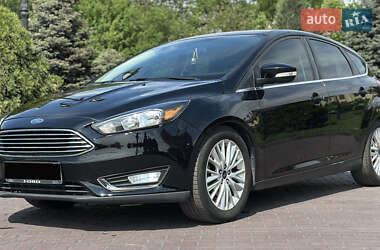 Хетчбек Ford Focus 2015 в 