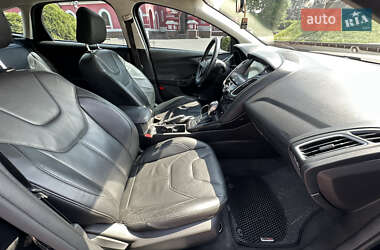 Хетчбек Ford Focus 2015 в 
