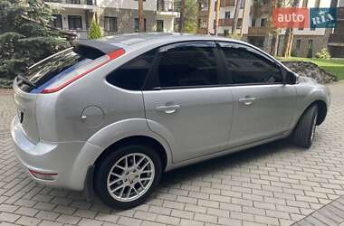 Хэтчбек Ford Focus 2010 в 